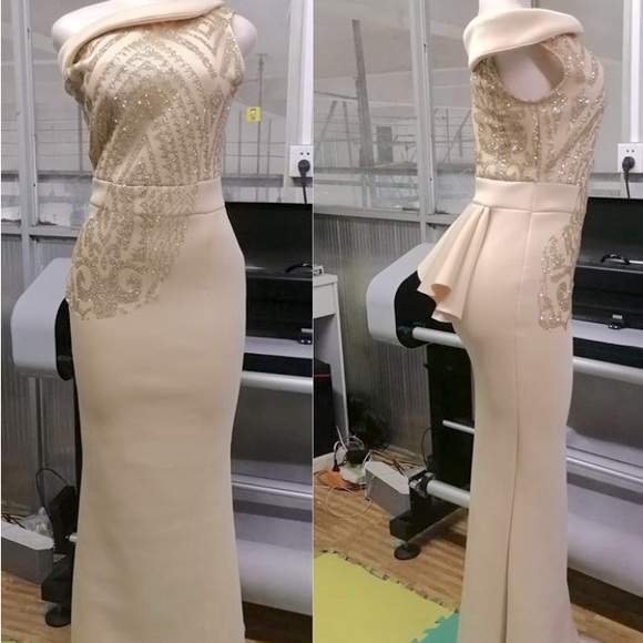 Dress - Picture 3 of 7